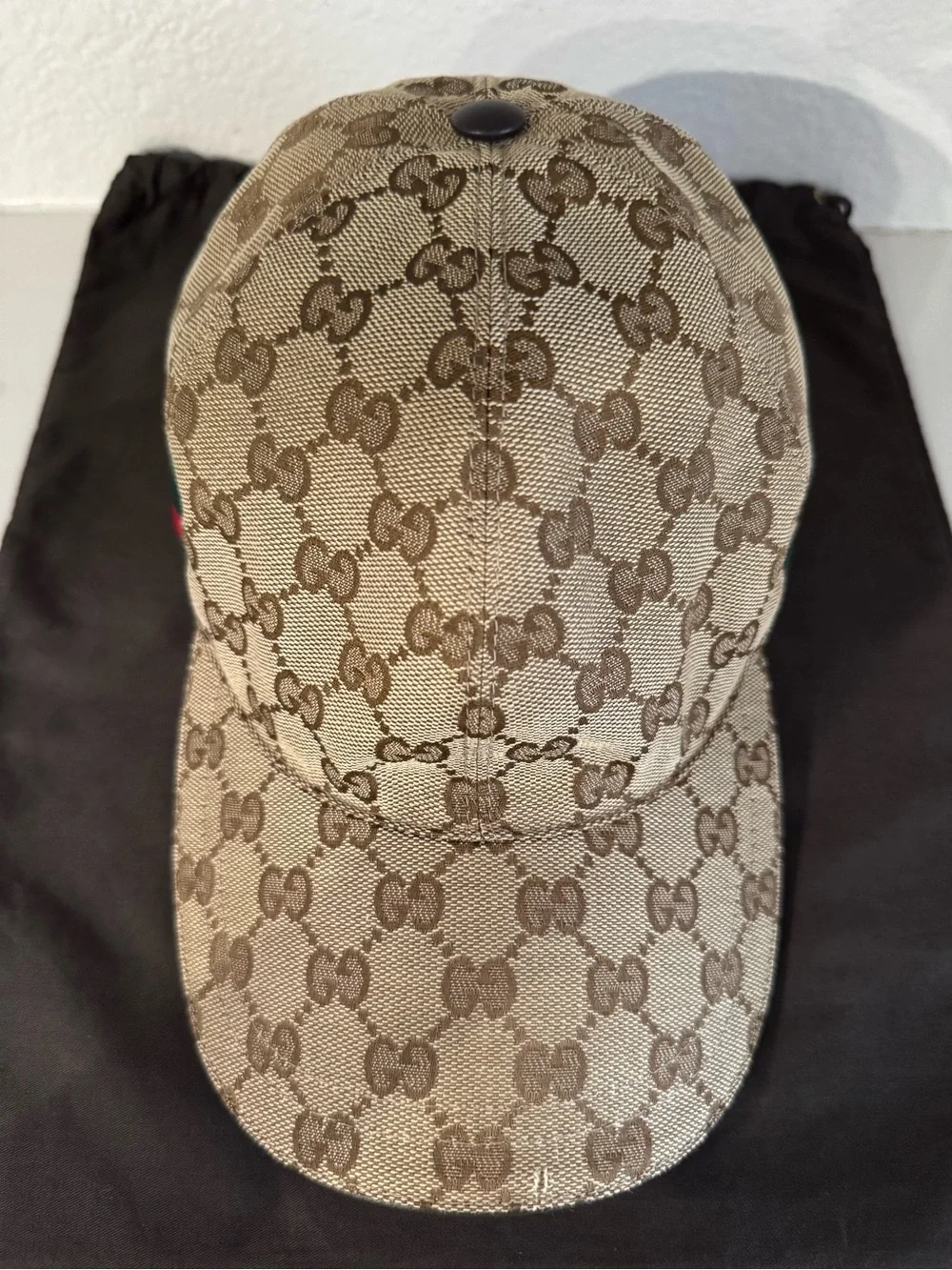 Gucci classic beige